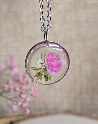 Łąka kwiatowa różowa zawieszka wisiorek kwiaty żywica, zkwiatem