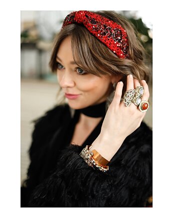 Czerwona opaska, Celina Parysów