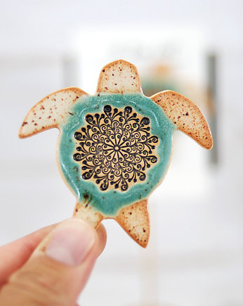 Ceramiczny magnes na lodówkę - żółw morski piasek, 10FingersArt