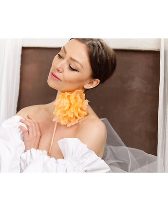 Jedwabny choker, Celina Parysów