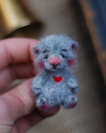 Szary Miś- broszka, BoboLobo Handicraft