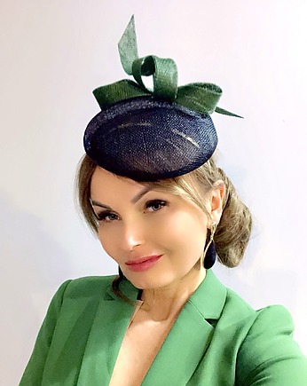 Fascynator EDORA - czarny/butelkowa zieleń, MONIKA SAXTON LUXURIOUS MILLINERY