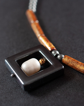 Naszyjnik z białą perłą.[PN19], Anillito