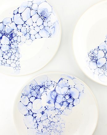 Zestaw talerzy ceramicznych biało-kobaltowych, m2k studio
