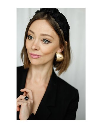 Czarna opaska, Celina Parysów