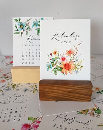 Kalendarz 2026 - na biurko z drewnianą podstawką, Justyna Mioduszewska
