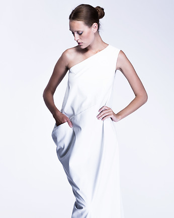 One shoulder assymetry, pudu