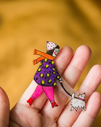 Broszka spacer z pieskiem, Pintura