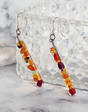 MINIMALISTYCZNE KOLCZYKI bursztyny w żywicy simple style, Chodelska Art Studio