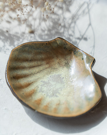 Talerzyk na drobiazgi COQUILLE, rękoczyny