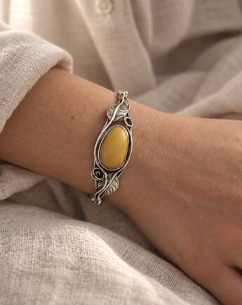 Ręcznie wykonana srebrna bransoletka tupu cuff z bursztynem bałtyckim, Amber Charm