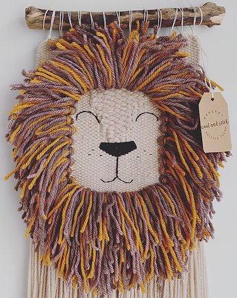 Makatka  Makrama Lew, wool and stick