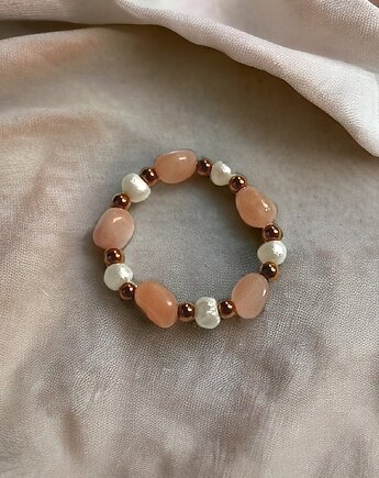 Pierścionek elastyczny: kamień słoneczny i perły, kaktusia