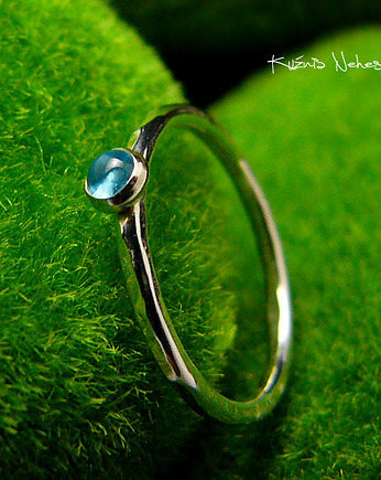 Pierścień Drobinek - Topaz Swiss Blue Srebro, Kuźnia Nehesi