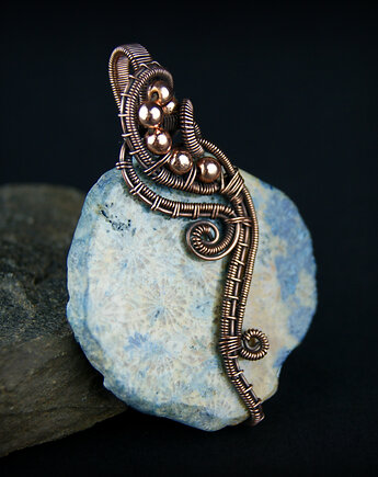 Koral fossil wisiorek wire wrapping, Blue Pearl Art