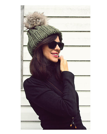 Zielona czapka beanie  z pomponem, Mademoiselle Patrini