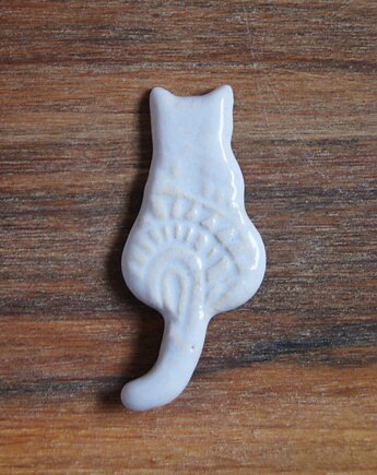 Ceramiczny magnes kot biały, Gliniana Koniczynka