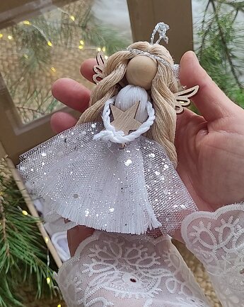 Świąteczny box aniołki na choinkę boho białe, srebrne 5 sztuk, MiAdi