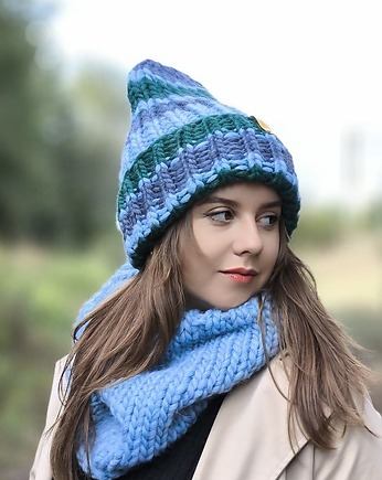 WOOLY COLOR "6"ciepła wełniana czapka w paseczki, sploteka