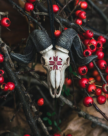 Wisior Czaszka Barana Etno, Nest of Bones