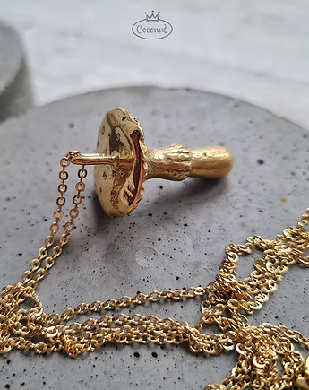 MUCHOMOR - złocony wisiorek na łańcuszku Amanita