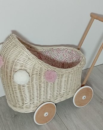 Wózek wiklinowy dla lalek PCHACZ lalki +Pościel+Pompony ECRU, wiklinowe kosze
