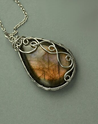 Wisiorek z labradorytem wire wrapping labradoryt, Agata Rozanska