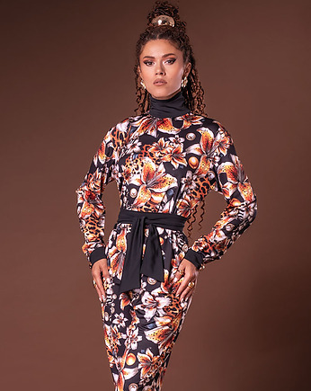 Luźna bluzka z golfem, milita nikonorov