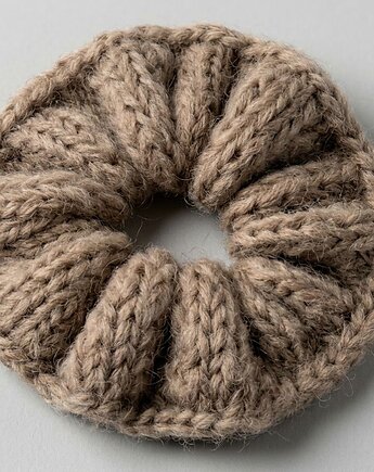 Wełniana puchata scrunchie, fumi knits