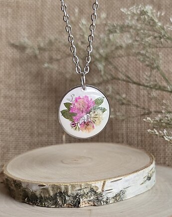 Łąka kwiatowa srebrna zawieszka srebrny wisiorek kwiaty żywica niebieskie, zkwiatem