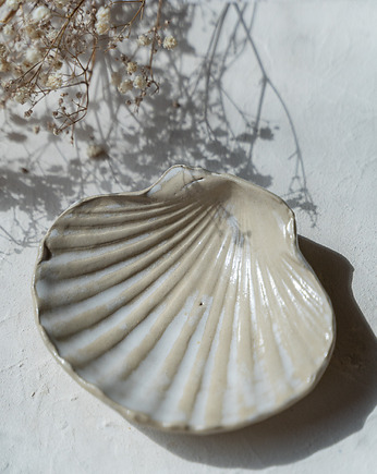 Talerzyk na drobiazgi COQUILLE, rękoczyny
