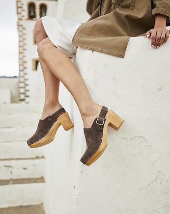 Wsuwane buty zamszowe na drewnianej podeszwie, Kulik