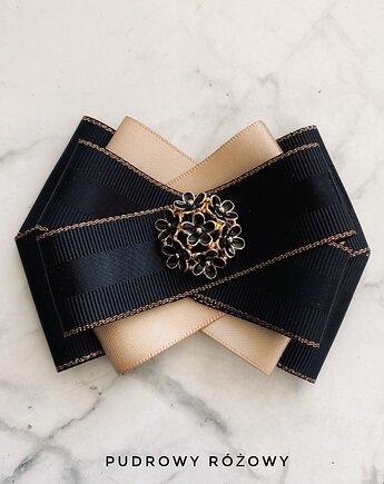 Klasyk! Brosza  z delikatnymi czarno złotymi kwiatkami, Pudrowy Różowy