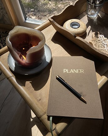 Planer niedatowany roczny z obrazami, Good on Paper