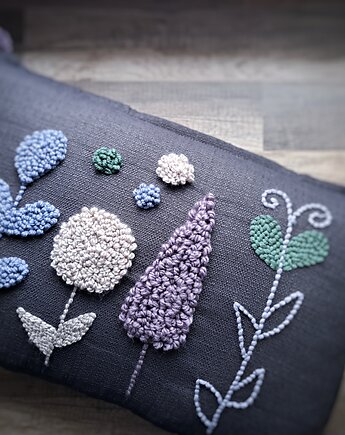 Pastelowa poduszka kwiaty punch needle, PUCHAKI