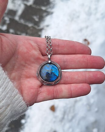 Koło życia - wisiorek, po drugiej stronie lustra