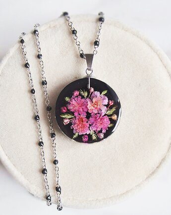 Naszyjnik z żywicy z kwiatami gipsówki, Colie