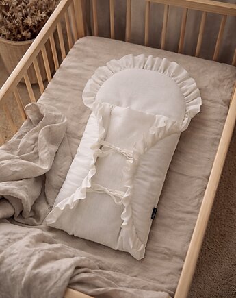 Becik niemowlęcy tradycyjny z falbanami, damani