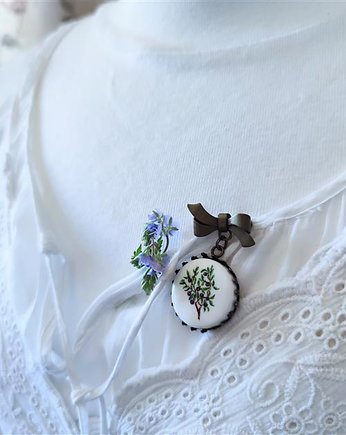 Jagody, Porcelanowa broszka, atelier by Olga