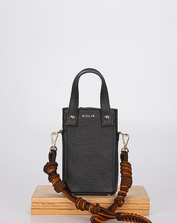 Mała torebka Phone Bag czarna lekko matowa z plecionym paskiem, ZAMIŁOWANIA - Oryginalny prezent