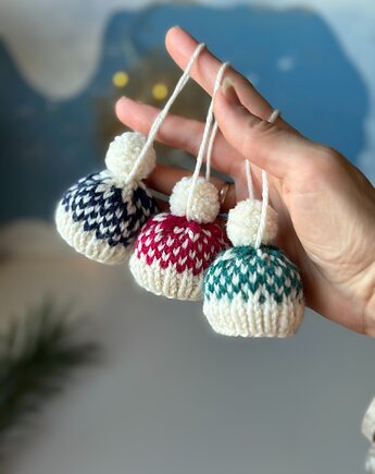 Ozdoby choinkowe, zawieszki, mini-czapeczki wełniane, zestaw 3 szt., Kocie Motki