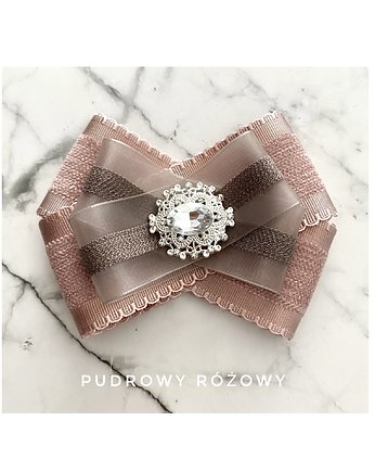 Pudrowa Broszka z aksamitnymi i tiulowym wstążkami, Pudrowy Różowy