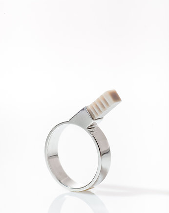 pierścionek z kolekcji EDGY/KRZEMIEŃ/shiny , Daria Siwiak Jewellery
