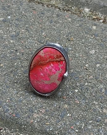 Pink - pierścionek regulowany, po drugiej stronie lustra