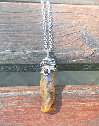 Z kulką  - wisiorek, po drugiej stronie lustra