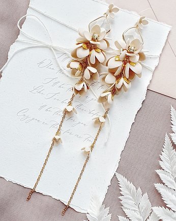 Złote Kolczyki ślubne z kwiatami - ERIS beżowe, PiLLow Design