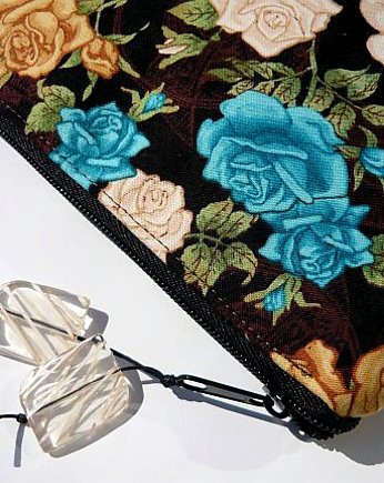 Róże. -kosmetyczka, Gazynia