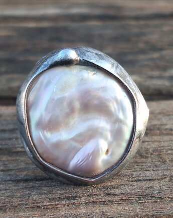 Perła - pierścionek regulowany, po drugiej stronie lustra