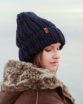 Granatowa czapka oversize z grubej wełny klasyczna, Holy Alpaca Knit