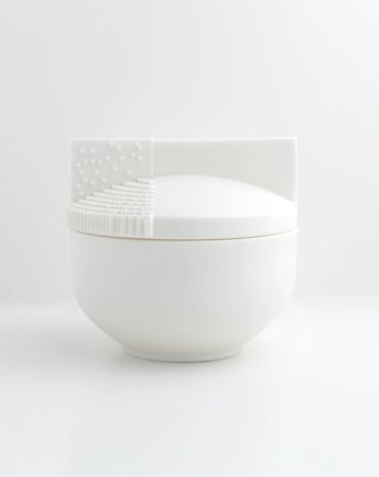 Basalt - świeca w pojemniku z porcelany Parian, Kyuka Design